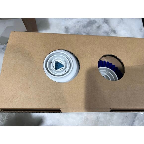 Black & Decker ScumBuster S100 Cordless Wet Scrubber 3.6V VersaPak – New in Box - Picture 7 of 8